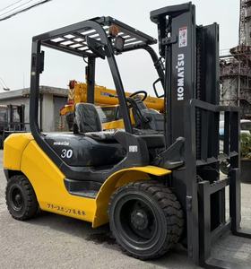 Chariot élévateur KOMATSU/HELI/TCM de 3 tonnes japonais d'origine Chariot élévateur diesel d'occasion FD30-17 avec chariot élévateur d'origine - Product Image 2