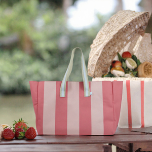 Sac de plage en toile rayée XXL rose et bleu clair avec poignées et poches pour les voyages en famille - Product Image 3