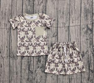 BSSO1794 Conjuntos personalizados para niños pequeños con estampado de ciervo verde, conjuntos infantiles al por mayor para niños pequeños, conjunto de manga corta para niños - Product Image 1