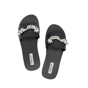 Espadrilles plates imperméables pour femmes Nomad - Ornées de strass en cristal - Product Image 4