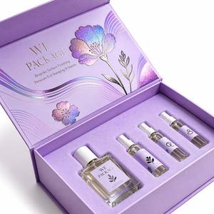 Boîte cadeau magnétique personnalisée avec ruban en satin, flacons de parfum de 30 ml/50 ml, design gaufré écologique, matériaux recyclés - Product Image 1