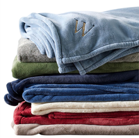 Plaids d'hiver surdimensionnés en gros, 100% polyester, couverture en polaire douce et confortable pour lit