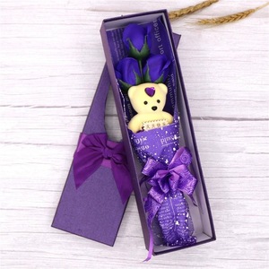 TC personalizado Día de San Valentín Día DE LA MADRE Regalo de Acción de Gracias Oso de peluche y 3 rosas Juego de flores de jabón Caja de regalo de flores artificiales - Product Image 4