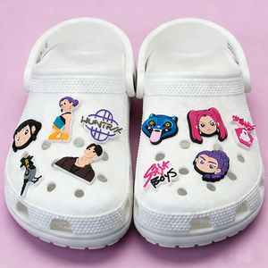 Nuevos dijes de PVC de moda para zapatos de niña con diseño de dibujos animados, dijes para zuecos Kpop Demon Hunters, dijes para zapatos para fiestas, para fans de cantantes - Product Image 2