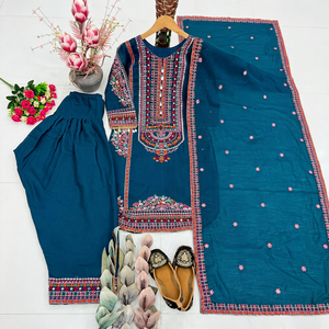 Salwar Kameez en Soie Bleue pour Femme, Brodé, avec Dupatta, Infroissable, Longueur Genou, Décontracté, Traditionnel, Coupe Ample, Prêt-à-porter, Style Indien et Pakistanais - Product Image 1