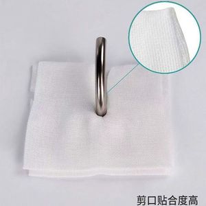 Compresses de gaze stériles en forme de V pour trachéotomie 10cm x 8cm pour patients - Product Image 3