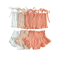 Ensemble de salon pour bébé en coton gaufré personnalisé, haut à épaules nouées et bloomers à volants pour fille, été