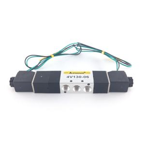 Пневматический двухходовой электромагнитный клапан Airtac типа 4V130-06 с пилотным управлением, DC/AC 12-24В, размер порта 1/8''-1/<span class=keywords><strong>2</strong></span>'' - Product Image 2