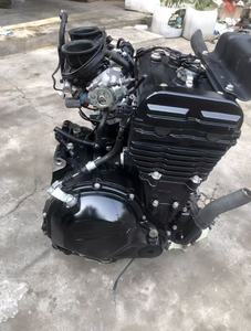 Moteur de <span class=keywords><strong>moto</strong></span> CFMOTO NK400cc d'occasion, <span class=keywords><strong>bicylindre</strong></span>, quatre temps, refroidi par eau, DOHC, 8 soupapes, <span class=keywords><strong>bicylindre</strong></span> asynchrone - Product Image 1
