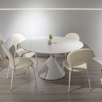 Table à manger minimaliste de style italien 4 chaises en blanc fonction meubles de cuisine petit appartement table rectangulaire convertible