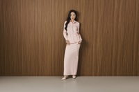 Blouse en soie douce avec accent floral et ruban à la taille, voile en tissu rose pastel Vietnam, élégant/féminin, KA69