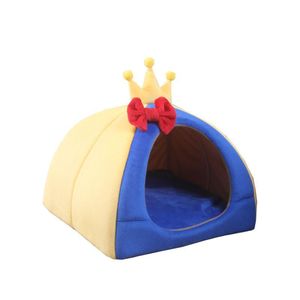Cama para mascotas Crown, forma triangular de dibujos animados, suave y cálida, para gatos y perros pequeños, con diseño de lazo rojo y corona amarilla. - Product Image 5