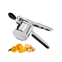 Zware roestvrijstalen aardappelpers, handmatig te bedienen, keukengereedschap voor het maken van perfecte aardappelpuree.