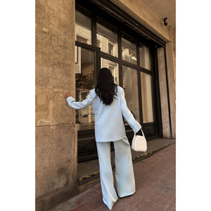 Ensemble veste et pantalon bleu ciel pour femme, design élégant, kit de costume - Product Image 1