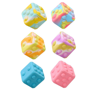 Nouveaux Fidgets multicolores en gros, jouets anti-stress en silicone en forme de dés - Product Image 1