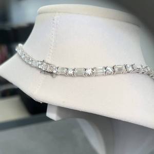 Collar de tenis de plata de ley 925 con moissanita, esmeralda y corte redondo, delicado, para boda, compromiso, fiesta, regalo para novia - Product Image 1