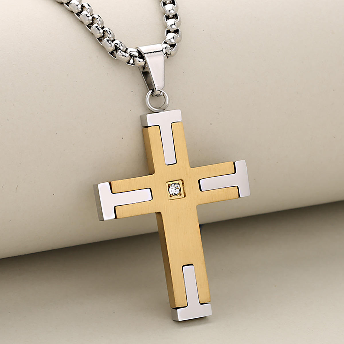 จี้ทองและเหล็ก