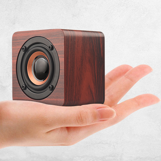 2022 Hot Seller Low MOQ Square Wireless Wooden for Mini Speaker-Portable Home Theatre Mobile Phone Built-in Mic Long Play