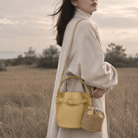 Nouveauté : Sac seau à bandoulière en cuir pleine fleur 5A authentique pour femme, design luxueux, fermeture ouverte, doublure en toile