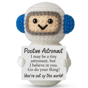 Tostada de Ganchillo Kawaii Positiva Hecha a Mano <span class=keywords><strong>con</strong></span> Tarjeta Motivacional Personalizable - Product Image 3