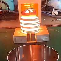 Fourneau de fusion à induction de qualité industrielle à haute efficacité pour l'or, l'argent et le cuivre avec précision de température