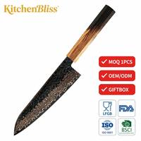 Couteau de cuisine personnalisé KitchenBliss, forgé à la main, en acier VG10, 33 couches de damas, couteau de chef avec manche en bois de chêne carbonisé