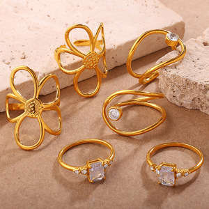 แหวนเพชรทรงเรขาคณิตลายดอกไม้สำหรับผู้หญิง เครื่องประดับงานปาร์ตี้สุดหรู โทนสีทอง ดีไซน์ปรับขนาดได้ - Product Image 1