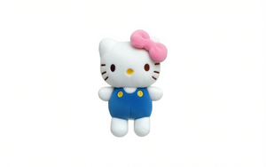 Llavero de peluche de Hello Kitty de 13 cm, juguete colgante para niños de 2 a 4 años, unisex, animal de peluche suave con lazo rosa y overol azul - Product Image 1