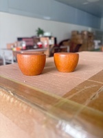 Tapa cónica de madera de Fresno personalizada al por mayor, tapa para botella cosmética ecológica de tamaño de cuello 15