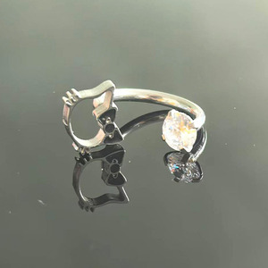 Bijoux de <span class=keywords><strong>piercing</strong></span> <span class=keywords><strong>labret</strong></span> de luxe Freya en acier inoxydable 316L, anneaux de nez en zircone motif chat pour femmes, boucles d'oreilles hélix et daith personnalisées - Product Image 4