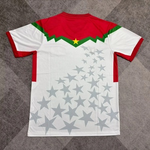 เสื้อฟุตบอลเบอร์กินาฟาโซ 2526 เบร์ทรันด์ ตราอเร่ และ กุสตาโว ซังการ์ เสื้อแขนสั้นแห้งเร็ว ระบายอากาศดี ออกแบบโดยเบอร์กินาฟาโซ - Product Image 2