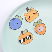 Broche en émail mignonne de fruits et légumes, motif dessin animé, chat orange et myrtille, pour décorer un sac à dos