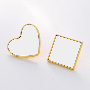 Placa Metálica en Forma de Corazón Dorada para Impresión UV, Sublimación y Personalización de Logotipos para Eventos y Regalos - Product Image 1