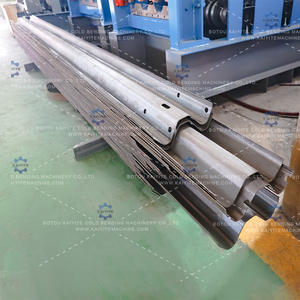 Machine automatique de formage à rouleaux pour garde-corps routier, profil W, équipement de barrière antichoc en acier à 2/3 ondulations avec garantie de 2 ans - Product Image 4