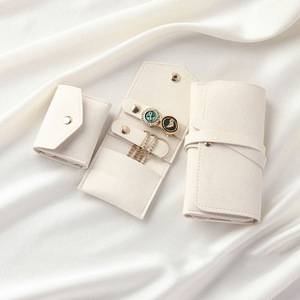 Pochette de voyage pliable en microfibre pour bijoux, avec logo personnalisé en relief, légère, pour organiser les bijoux - Product Image 3