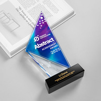 Trophée en verre triangulaire coloré à gravure laser personnalisée HBL pour les cadeaux de cérémonie d'entreprise