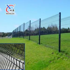 Hot Sale Customized PVC/Powder Coated Triangle Bended Fence 3D Curved Welded Wire Mesh Fence