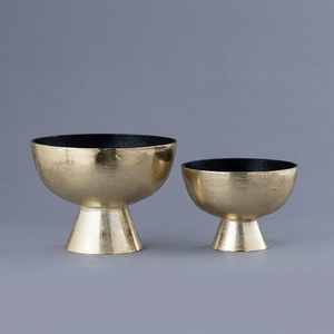 Nouveauté : Vase en métal de style côtier pour la décoration de mariage et de la maison, design moderne, fait main, éco-responsable - Product Image 1