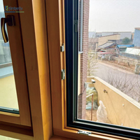 Ventanas Abatibles Francesas de UPVC Modernas y Personalizables con Postigos de Vidrio Único de Estilo Retro y Acabado Efecto Madera para Hogar, Oficina y Hotel