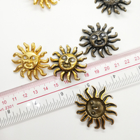 Nouveau design de mode, style rock vintage, bouton de couture en métal unique en forme de tournesol, pour vêtements