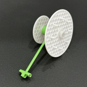 Abridor fácil de coco de plástico con diseño de prensa de pulgar para una apertura rápida - Product Image 1