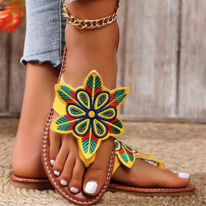 Nouvelles sandales plates pour femmes 2025, style ethnique coloré, grandes sandales de plage à fleurs - Product Image 2