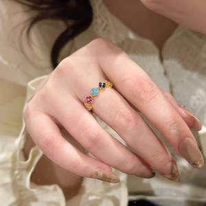 Juego de Joyería Wenchi S925 de Plata de Ley con Incrustaciones de Diamantes Dulces Dopamina, Anillo y Pendientes de Trébol de Cuatro Hojas Arcoíris, a la Moda - Product Image 5