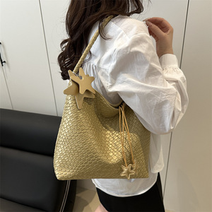 กระเป๋าโท้ทขนาดใหญ่ทันสมัยสำหรับผู้หญิง, กระเป๋าสะพายไหล่แฟชั่นสไตล์เกาหลีใหม่ประจำฤดูใบไม้ผลิ/ฤดูร้อนปี 2026, กระเป๋าใต้วงแขนสไตล์เรโทร - Product Image 3