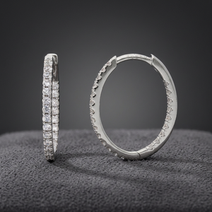 Pendientes de Aro de Oro de 14K con Rodio para Mujer, con Diamantes Naturales de 0.65ctw, 2.5g, con Corte Brillante Clásico y Engaste Compartido - Product Image 1
