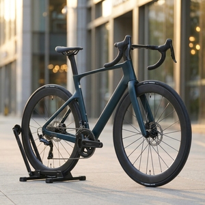 Vélo de route sport Twitter R18 Racing entièrement en carbone 24 vitesses avec frein à disque sans fil Wheeltop Tx-24s - Product Image 1