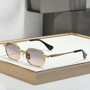 Occhiali da Sole Quadrati alla Moda con Montatura in Titanio, Design di Lusso Retrò Classico Polarizzati per Donne e Uomini, Lenti con Protezione UV400 - Product Image 5