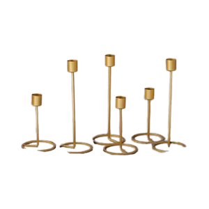 Portavelas dorado mate moderno para mesa de comedor y decoración de fiesta para casas de estilo de granja a un precio asequible de la India - Product Image 1