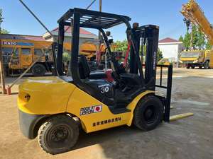 Chariot élévateur diesel Komatsu FD30JT-12 d'occasion bon marché, composants de base d'origine de 3 tonnes du Japon, bonnes performances 2013-2023 - Product Image 5