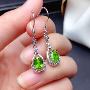 Eleganti Orecchini a Goccia Verdi a Forma di Pera per Donne, Accessori per Orecchie Lunghi per Uso Quotidiano - Product Image 2